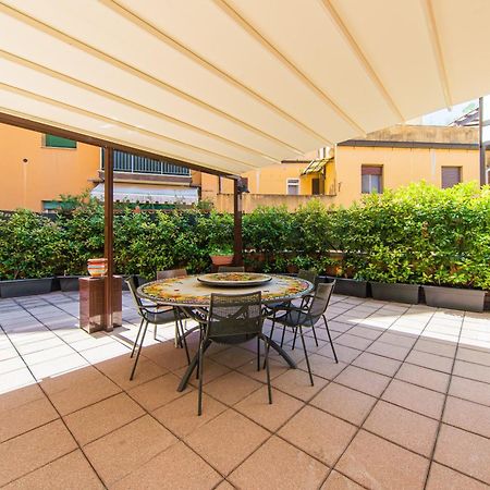 Nettuno Apartment - Private Garden In Bologna Center ภายนอก รูปภาพ