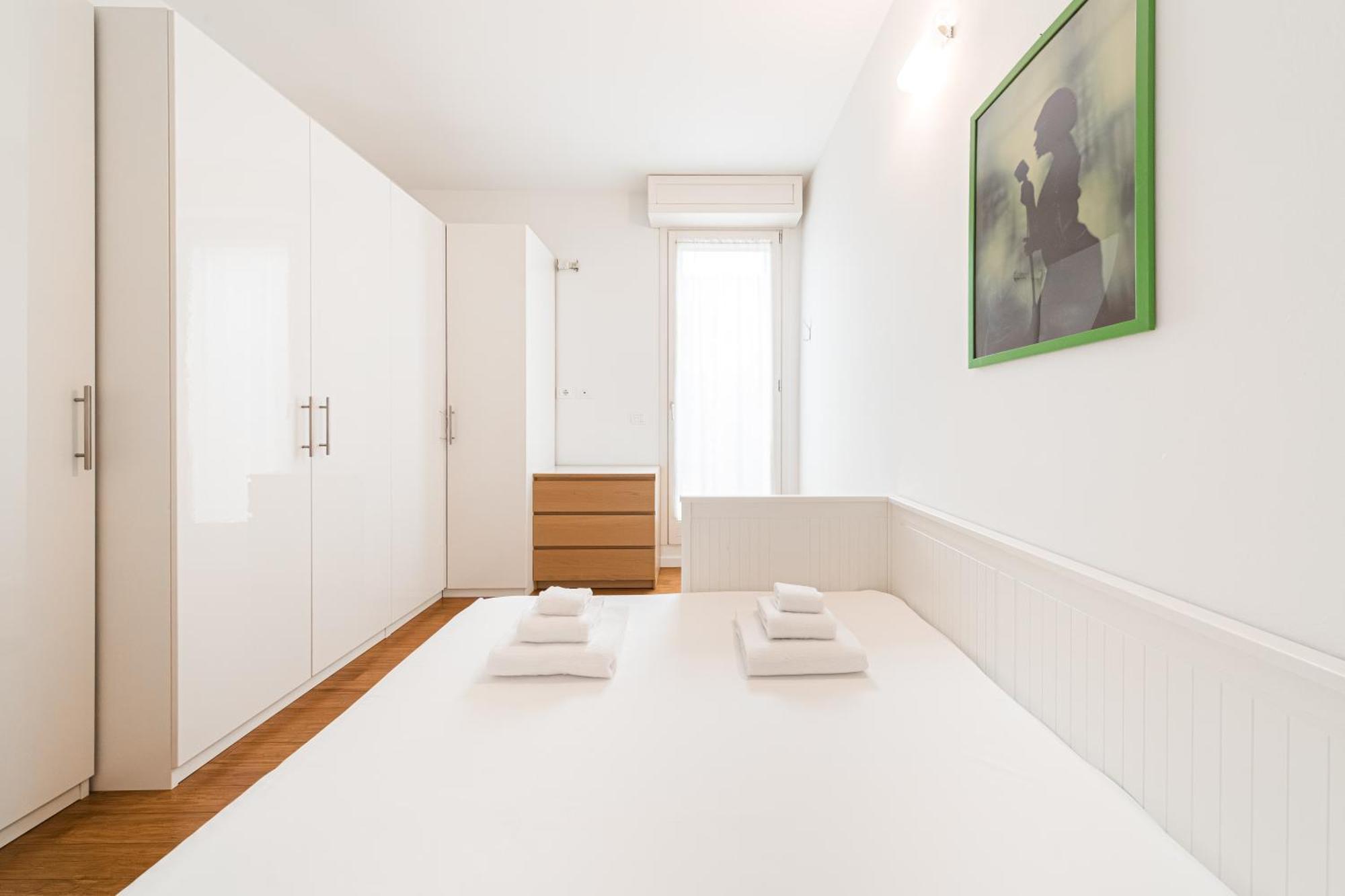 Nettuno Apartment - Private Garden In Bologna Center ภายนอก รูปภาพ