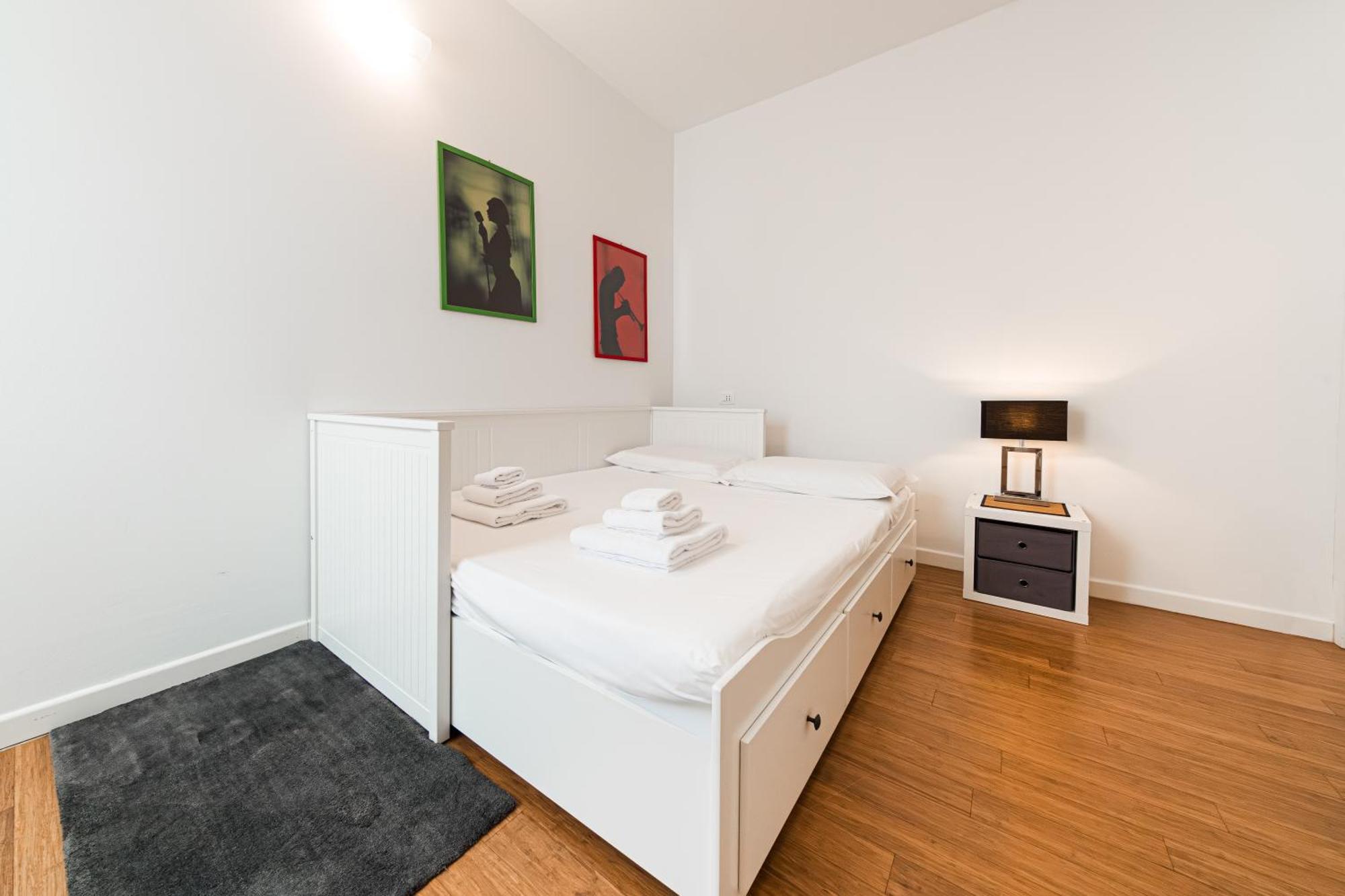 Nettuno Apartment - Private Garden In Bologna Center ภายนอก รูปภาพ