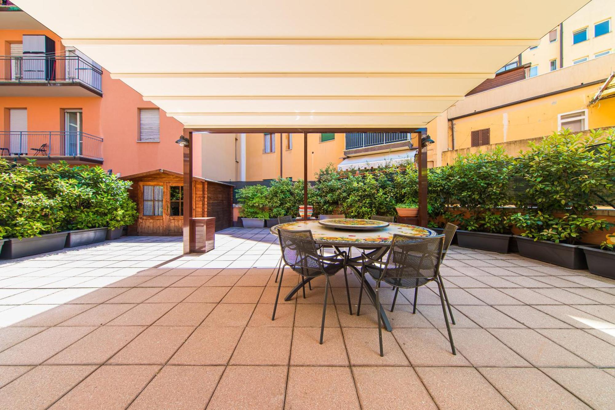 Nettuno Apartment - Private Garden In Bologna Center ภายนอก รูปภาพ