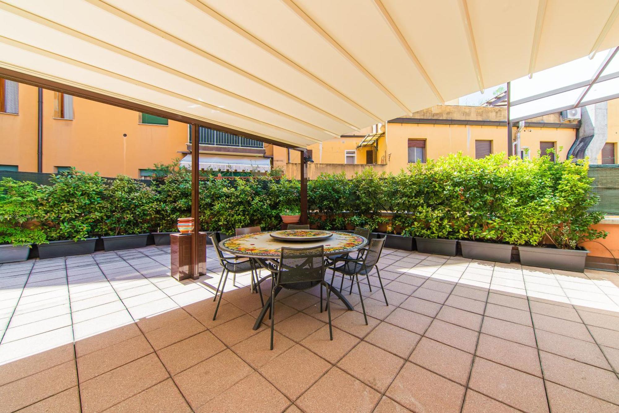 Nettuno Apartment - Private Garden In Bologna Center ภายนอก รูปภาพ