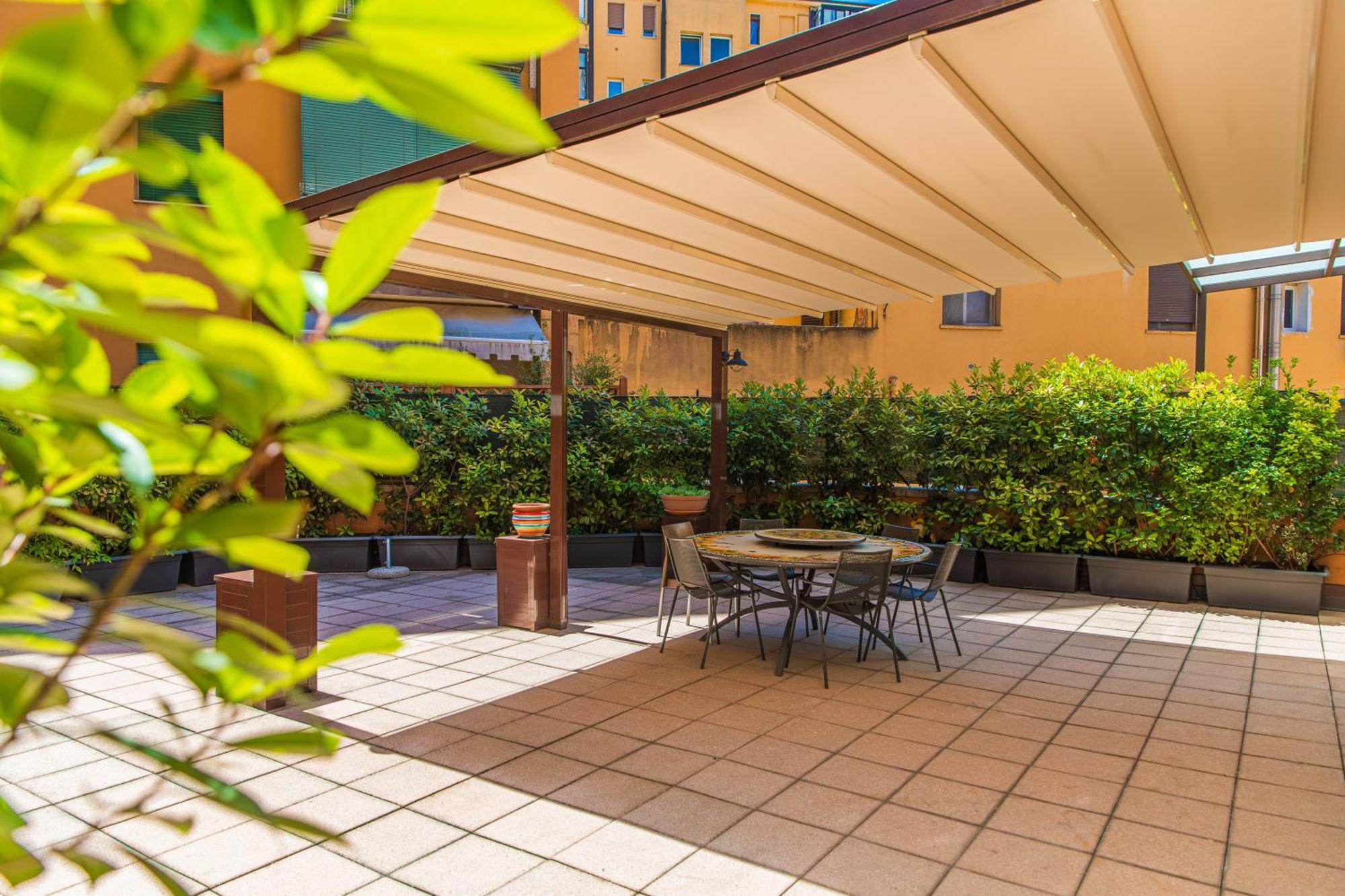 Nettuno Apartment - Private Garden In Bologna Center ภายนอก รูปภาพ